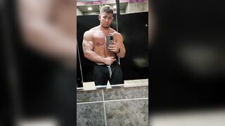 Hotmuscles6t9 - gay porn video (289)