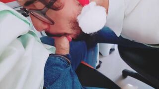 CHRISTMAS BLOWJOB UNCUT SUGAR DADDY Fabricio Rio Verde - Amateur Gay Porn