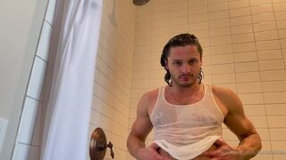 Getting wet in the shower and feeling my body Luca Del Rey lucadelrey - Gay Fans BussyHunter.com