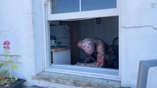 Hoping the neighbours get distracted by my mates tattoos while i eat his hole - BussyHunter.com (Gay Porn Videos)