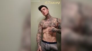 Showing off my body with a hard cock Jakipz - BussyHunter.com