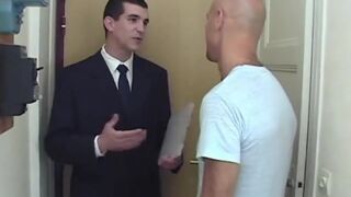 Handsome French Hetero Salesman Gets Sucked by a Guy in Spite of him - Gay Amateur Porno