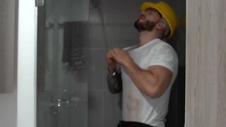 Jerking-off-in-the-shower-Builder-role-play-Oliver-Colt-TheOliverColt