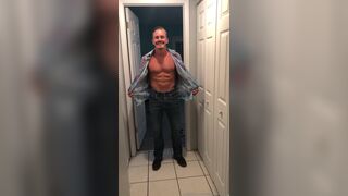 gay porn video - kevinmuscle (698) - Gay Porno Video