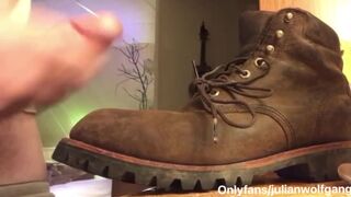 Hot construction worker w⁄ big uncut cock cums on his work boot. Full video @onlyfans⁄julianwolfgang julian wolfgang - Free Gay Porn