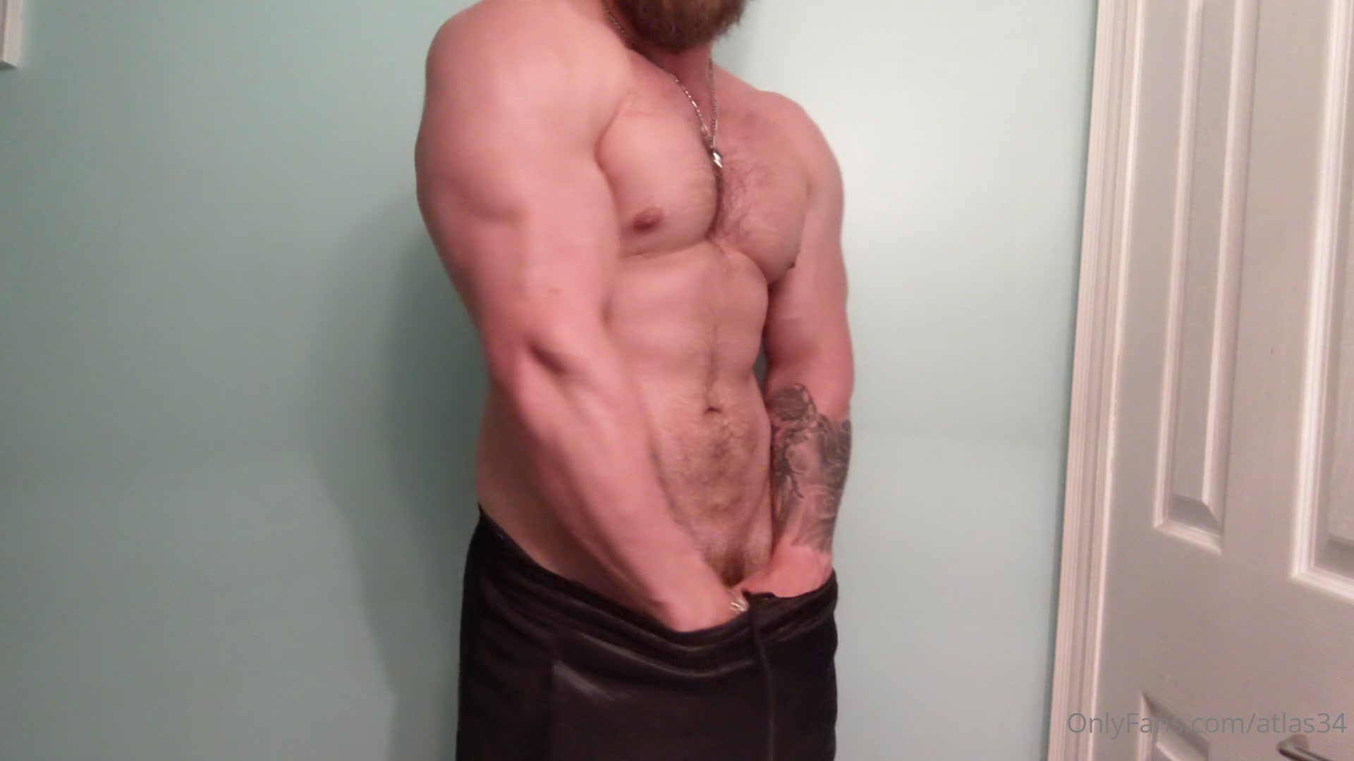 Gay porn video - KingAtlas34 (176) - Amateur Gay Porn - A Gay Porno Video