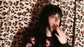 Beth Kinky - Sexy Goth Domina Smoking behind the Scene 2 Pt1 HD Beth Kinky - Gay Amateur Porno