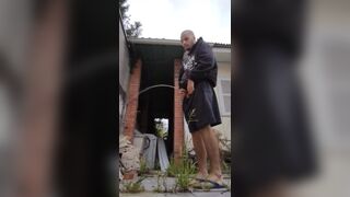 Master peeing in backyard, abandoned house nathan nz - SeeBussy.com