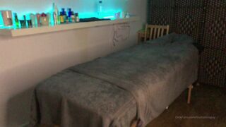 Massage table rimjob 01 (MM, man ass, rimming) - Hot Gay Porn - Free Gay Porn