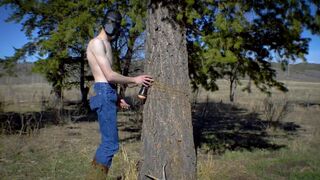 This Redneck Man Screwed a Fleshlight Strapped to a Tree in a Pine Forest¡ ⁄ Blue Jeans ⁄ Boots Peacock King - Amateur Gay Porn