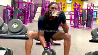 MY DICK FELL OUT WHILE WORKING OUT Kept Secret - Gay Porno Video