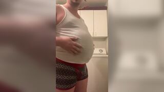 Bloated and pissing jaredthefathippy - Gay Porno