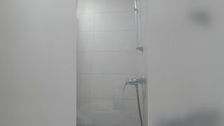 Big shooting piss in shower KyleBern - Free Gay Porn