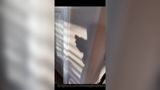 TSB - Lil bro does a wanking shadow puppet - 41 secs - Gay Amateur Porno