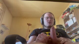 Quick wank with big cumshot ( more public content soon) averageCockWanker - Free Gay Porn