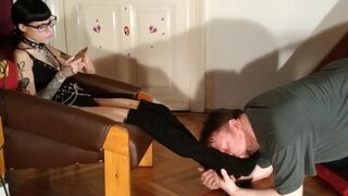Beth Kinky - Sexy teen domina boot & sweaty sock sniffing foot slave HD Beth Kinky - Amateur Gay Porno 2