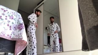 I TAKE OFF COW PIJAMAS TO TAKE A BATH Fabricio Rio Verde - Free Gay Porn