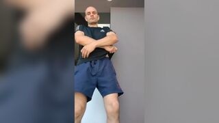 Showing off in public gym again KyleBern - Free Gay Porn - Free Amateur Gay Porn