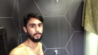 BEST TIME THE DAY IS WHEN I HAVE A SKIN IN THE BATH Fabricio Rio Verde - Free Amateur Gay Porn