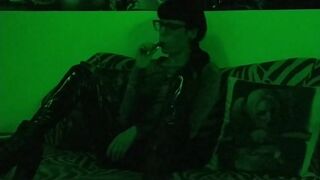 Beth Kinky - Sexy goth domina smoking Beth Kinky - Free Gay Porn - Free Amateur Gay Porn