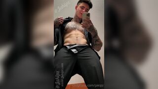 gay porn video - Jakipz (Jake Andrich) (38) - SeeBussy.com