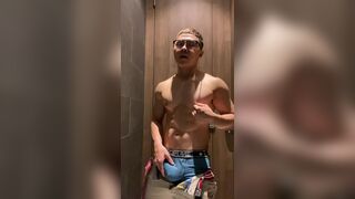 superjohnny1994 gay porn video (4) - SeeBussy.com